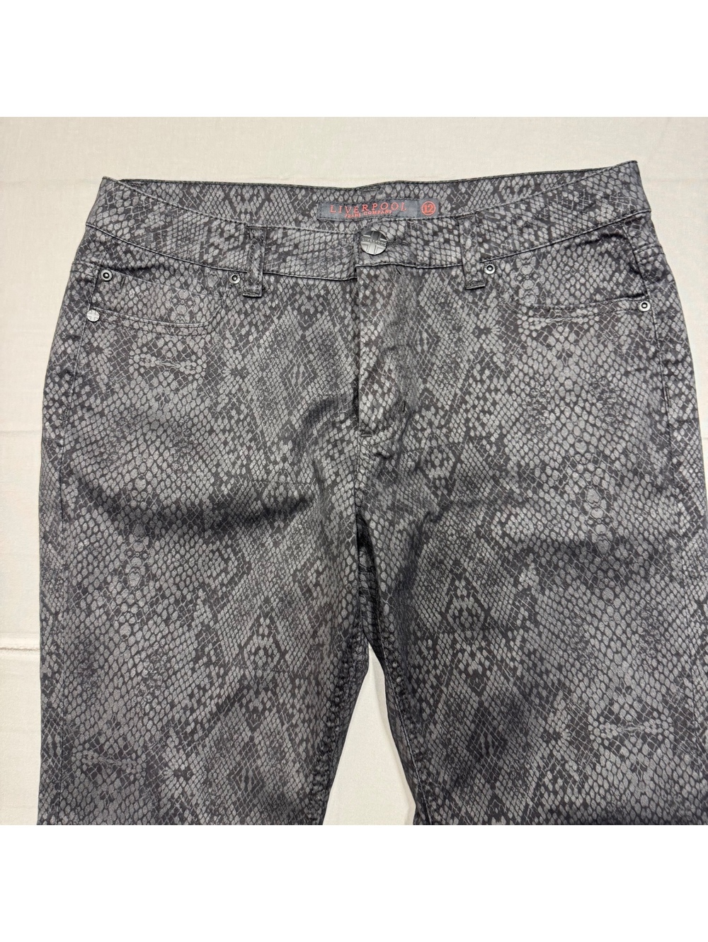 Liverpool Womens Beatles Snakeskin Print Pants Size 12 Gray Python Stretch - Picture 3 of 11